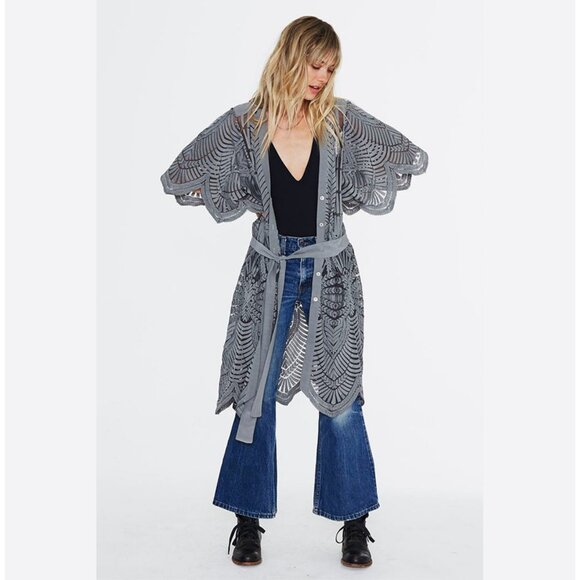 Jen's Pirate Booty Cypress Art Deco Lace Kimono - Picture 5 of 16